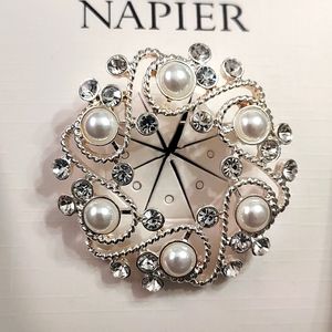 Round silver  brooch